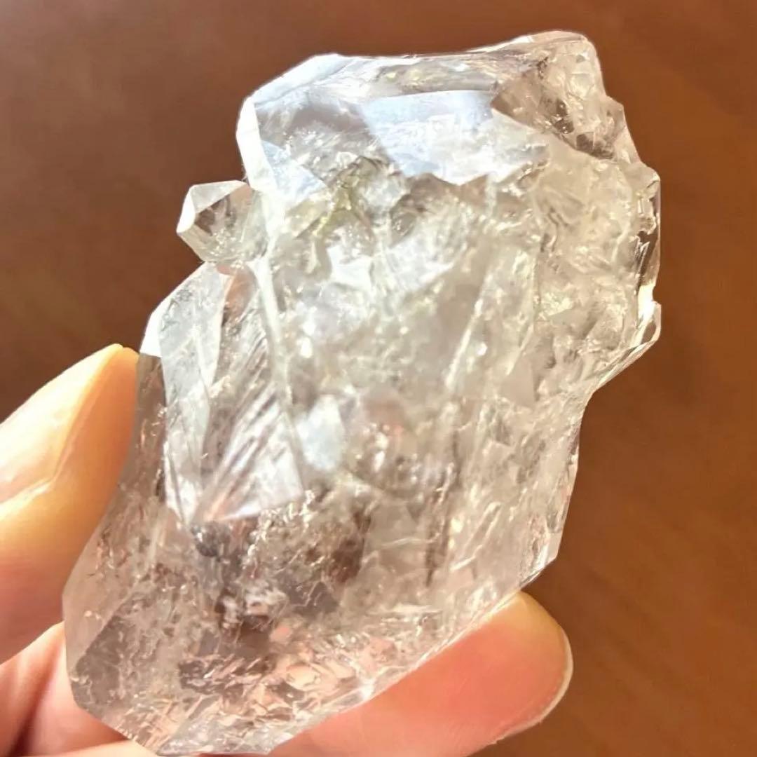 モリオンクラスター（母岩付き）原石　エレスチャルスケルタルクォーツ(骸骨水晶)