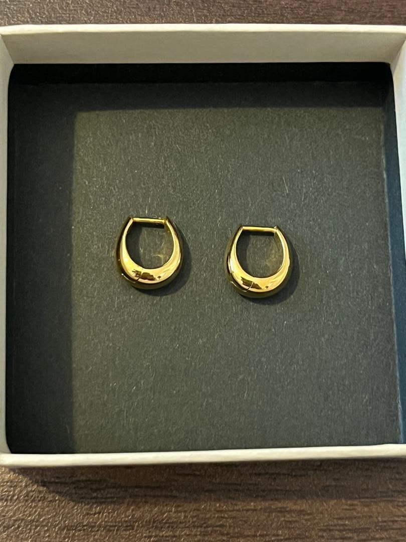 アレッタ　AlettaヒンジドフープピアスS ゴールド