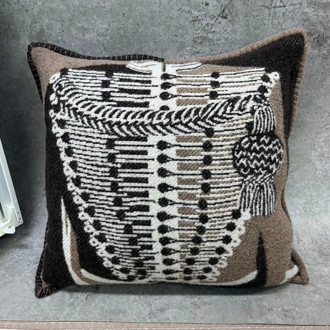 P*O様 ⭐︎HERMES エルメス クッション ブラウン ベージュ ウール カ