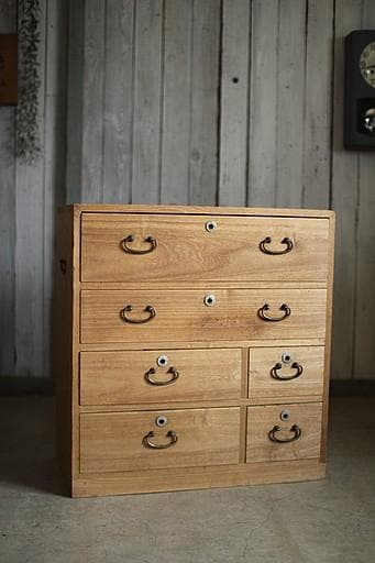 古い小ぶりな木製の引き出し5杯　タンス　チェスト　古家具