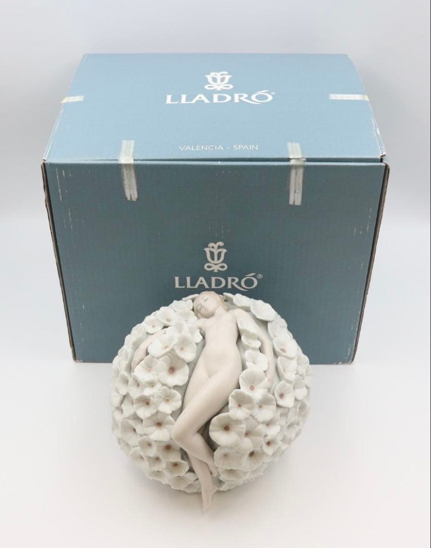 リヤドロ LLADRO 花香る夢　NO.8365 フィギュリン　陶器人形　置物