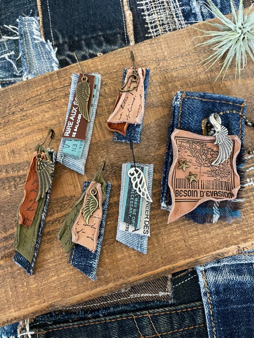 No.114革タグチャーム☺︎アソート