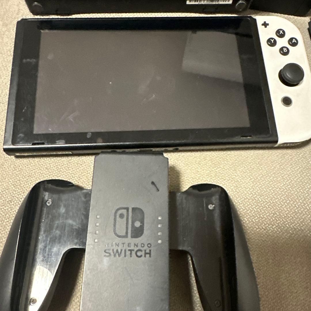 Nintendo Switch 本体 ホワイト/ブラック 初期化済