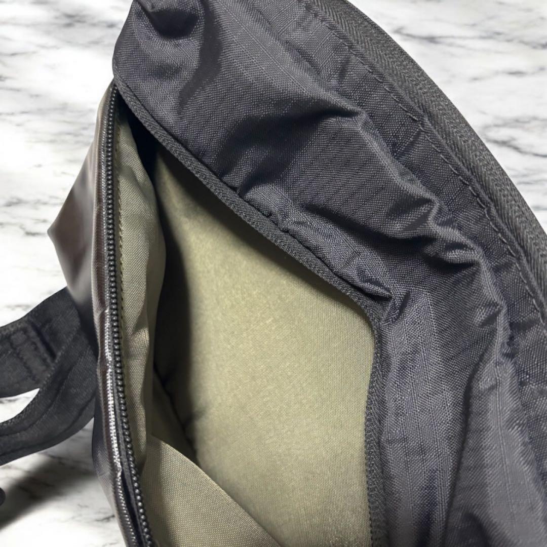 極美品✨ DIESEL ディーゼル BIGラバー ショルダーバッグ ボディバッグ