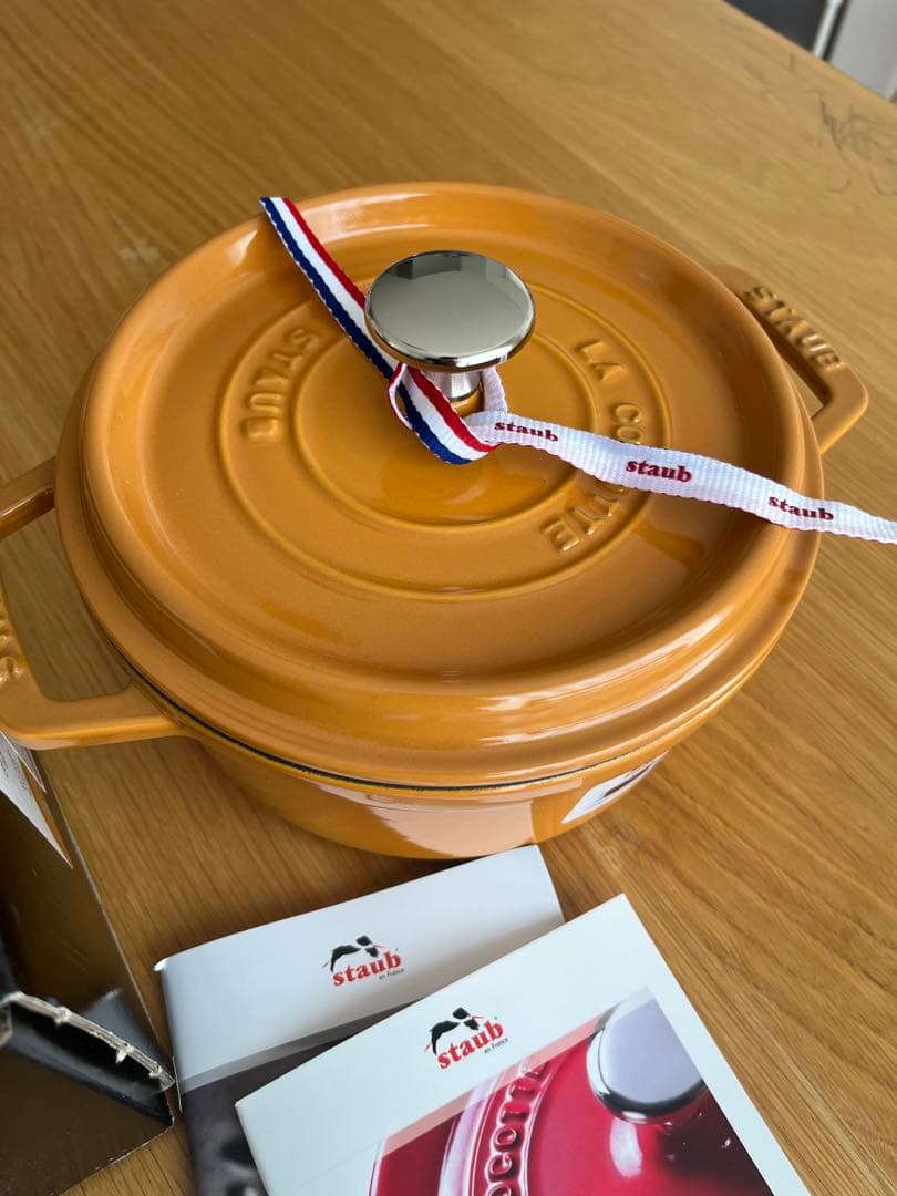 新品未使用♡Staub 鍋 総長さ22cm オレンジ 鋳鉄製