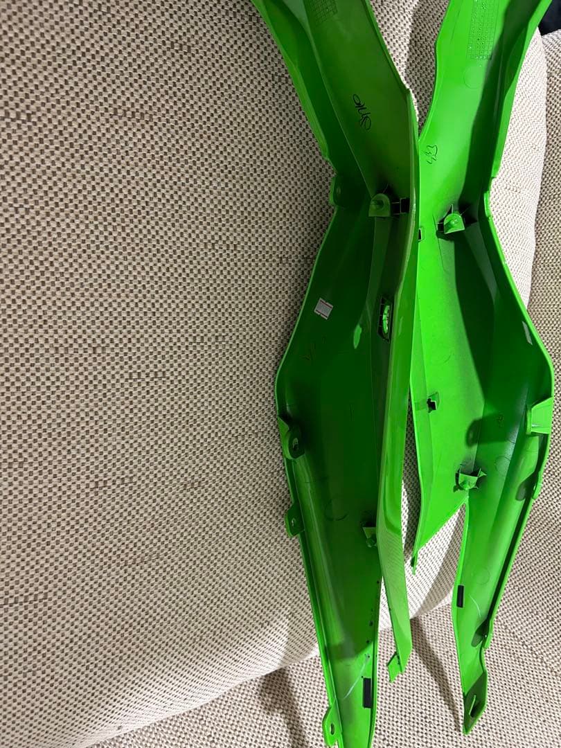 zx-25r テールカウル グリーンhitohika