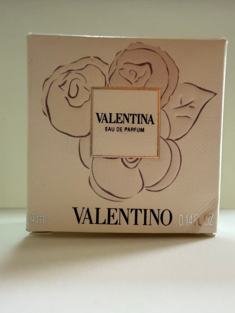 ヴァレンティノ 【残量9割】ヴァレンティナオードパルファム50mミニボトル4ml