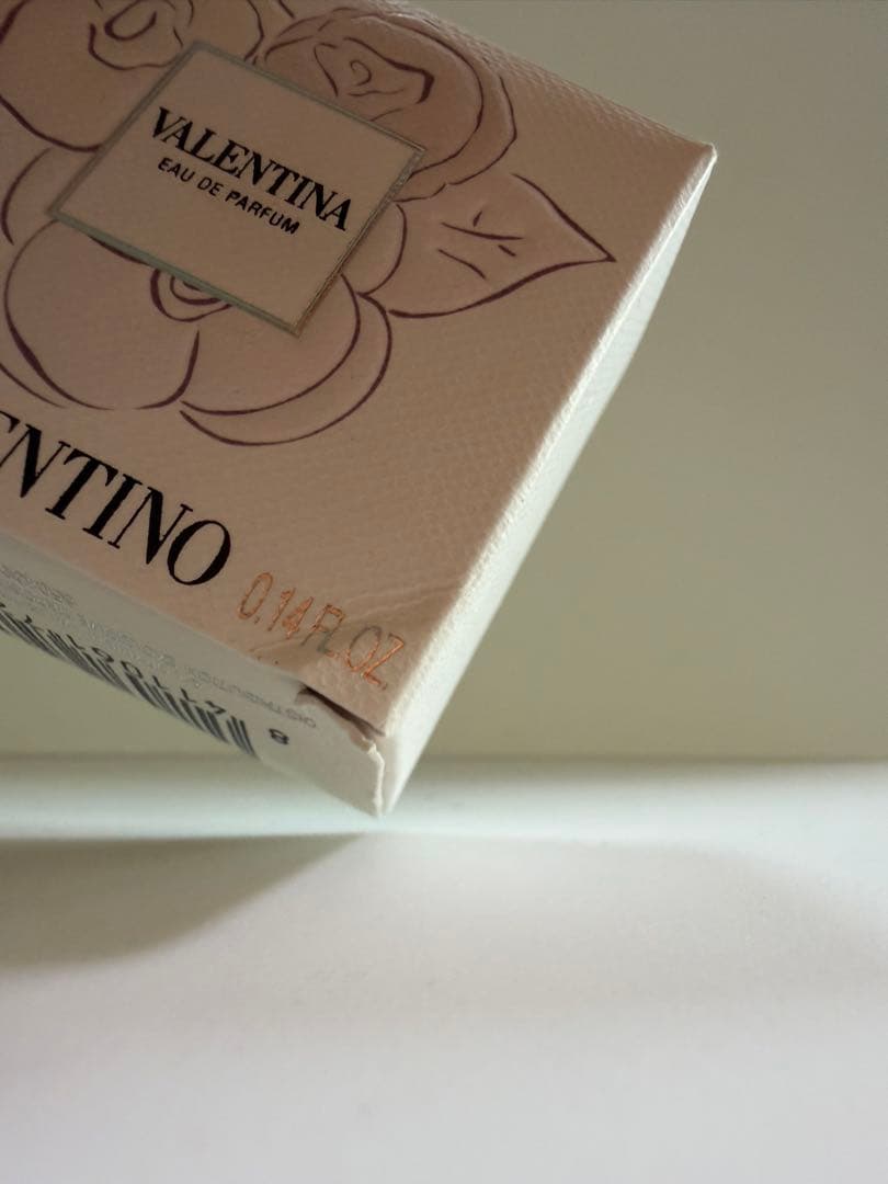 ヴァレンティノ 【残量9割】ヴァレンティナオードパルファム50mミニボトル4ml
