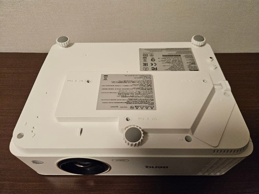 BenQ プロジェクター TH685