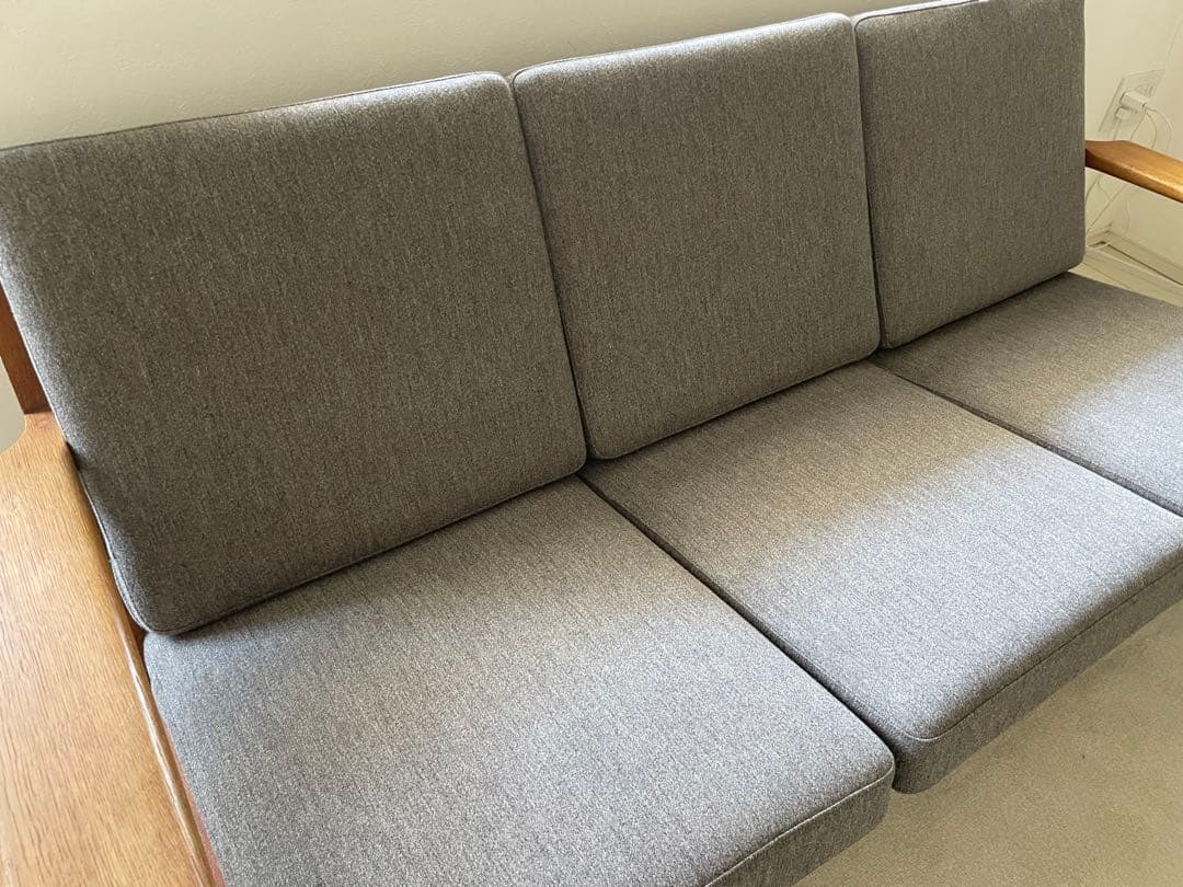 ソファクッションカバー（ケアロップヴァヴェリ社生地使用）