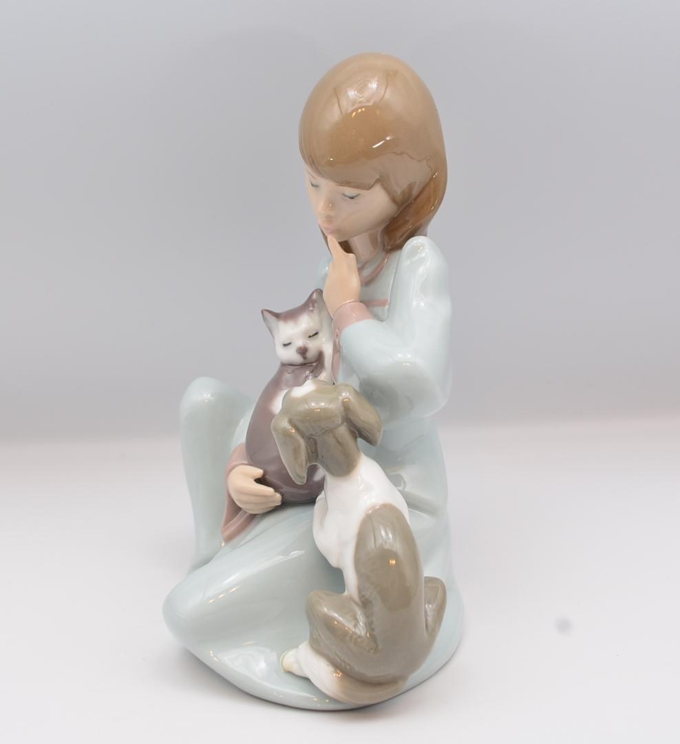 子猫のお昼寝　＃5640　★リヤドロ　スペイン　ポーセリン　美品　ご成約済み