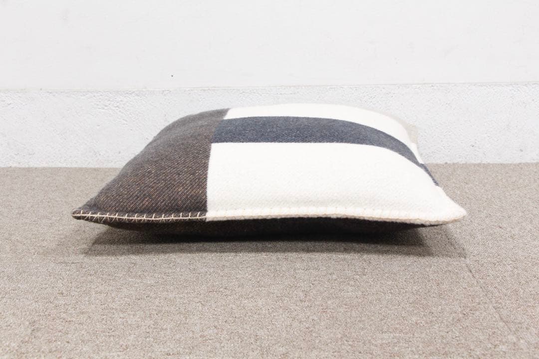 【極美品】 HERMES クッション H Casaque pillow ②