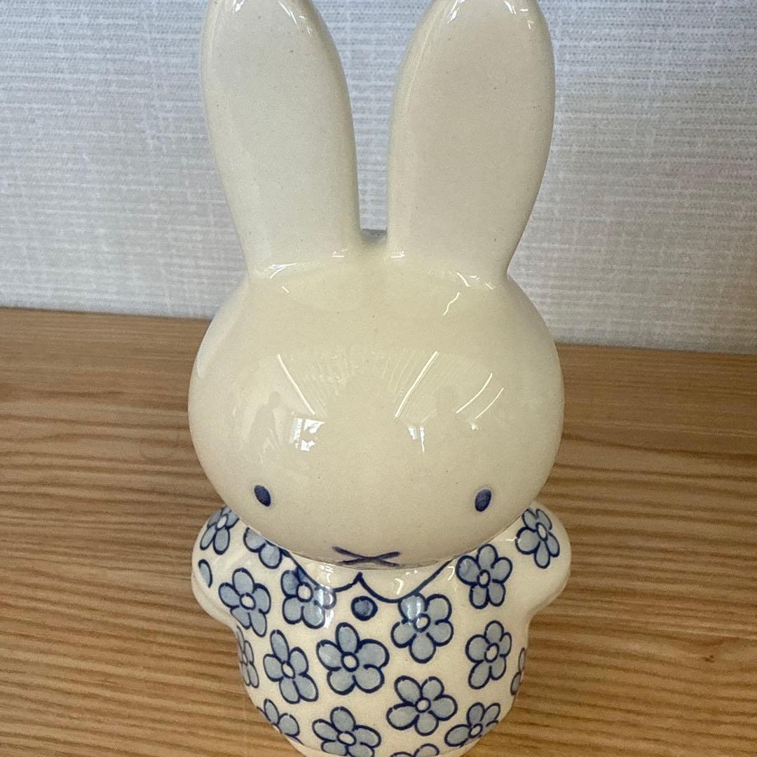 大阪関西万博　オランダ館　ミッフィー　スタチュー　デルフト陶器