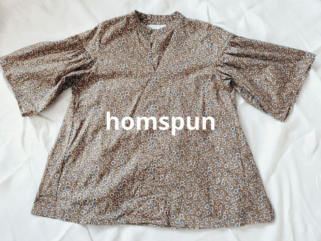 【新品・未使用】homspun ホームスパン 花柄 コットン半袖シャツ
