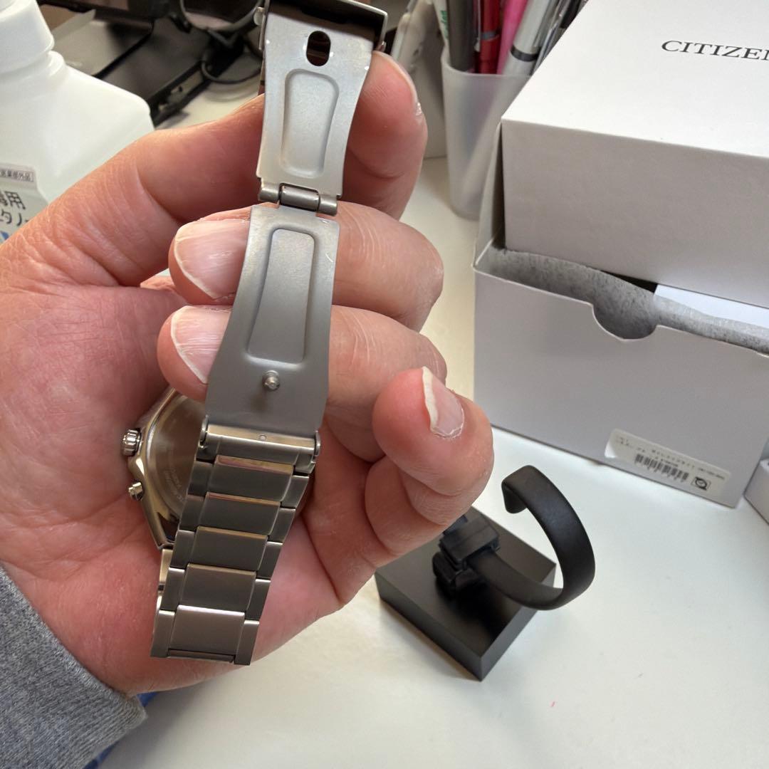 CITIZEN ATTEZA CB1120-50G チタン　エコドライブ