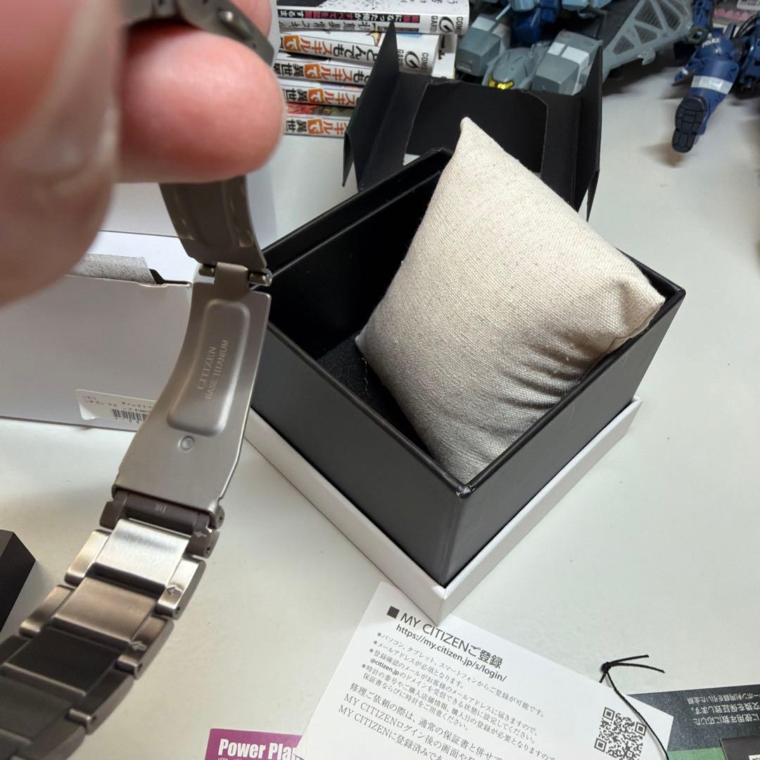 CITIZEN ATTEZA CB1120-50G チタン　エコドライブ