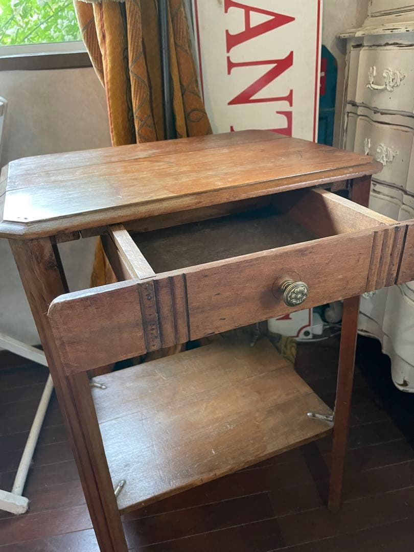 flower popsアンティーク　家具　サイド　ベッド　テーブル　飾り台