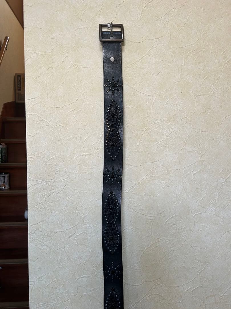 HTCスタッズ装飾 ブラックレザーベルト ヴンテージ品の為、傷汚れ有り