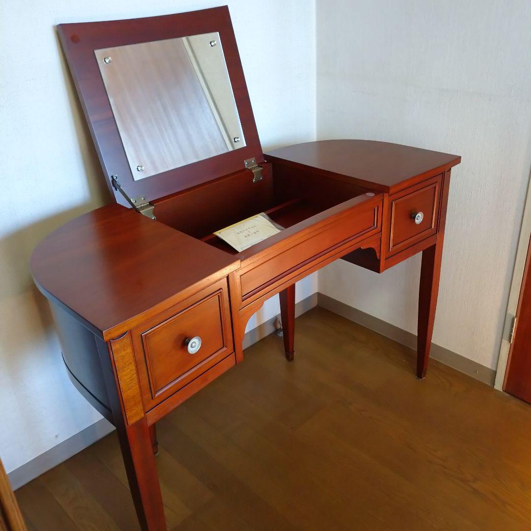 新品・未使用、ドレクセルヘリテイジ トライユン 化粧机(Poudre)