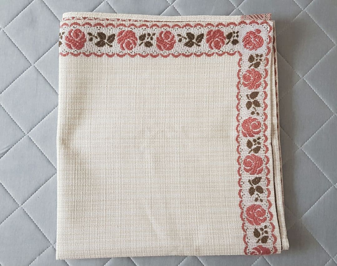 ホワイト 花柄 テーブルクロス