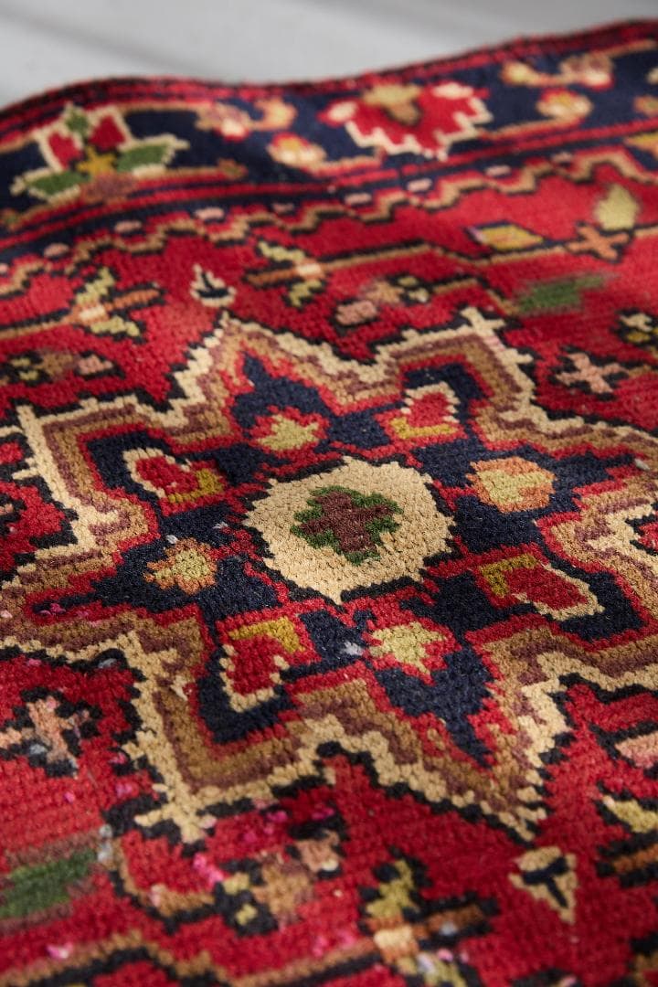 ヴィンテージラグ　ペルシャ絨毯　ハマダン産（94×60cm）赤　紺　緑　白　青