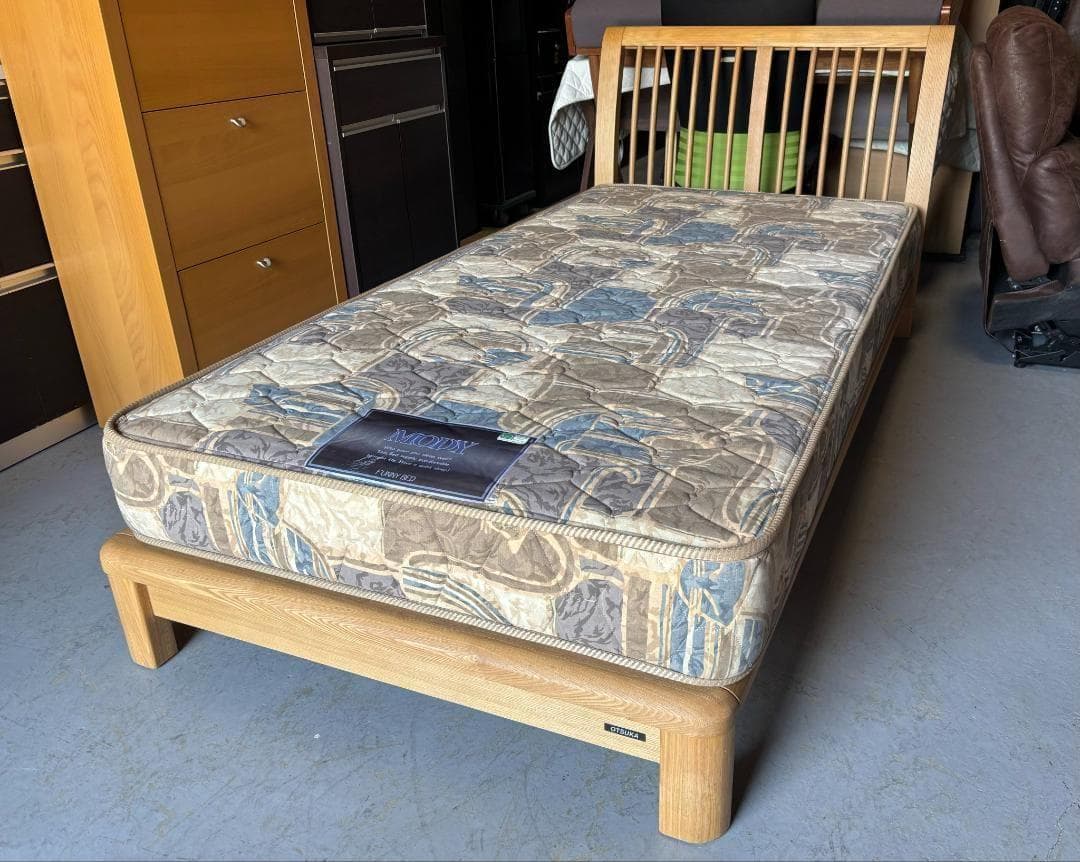 IDC大塚家具 天然木 シングルベッド、幅98cm Used/キレイ