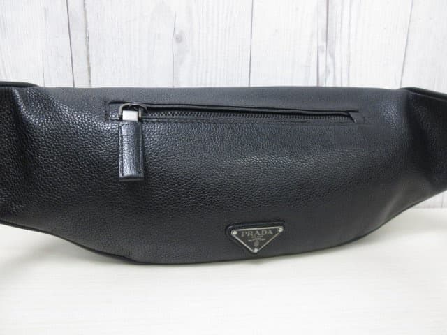 PRADA ブラック ボディバッグ・ウエストポーチ
