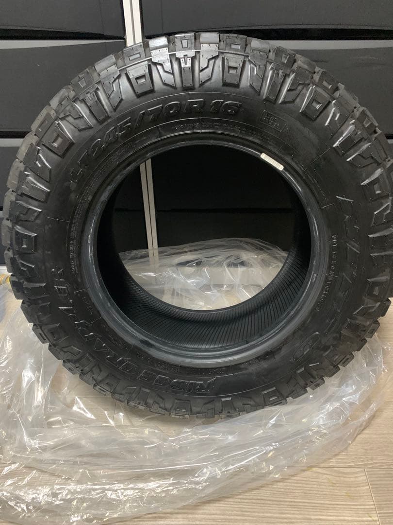 リズ‼️245/70R16 NITTO RIDGE GRAPPLER