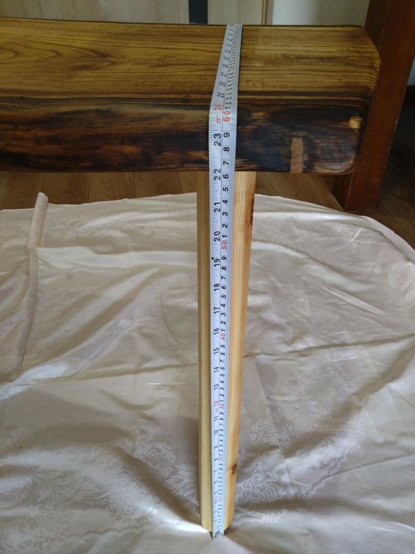 栗のテーブル、檜のテーブル　メルル❕