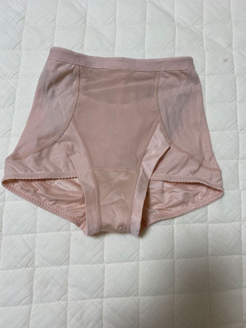 マルコ　カーヴィシャス　カレス　ショートガードルSサイズ