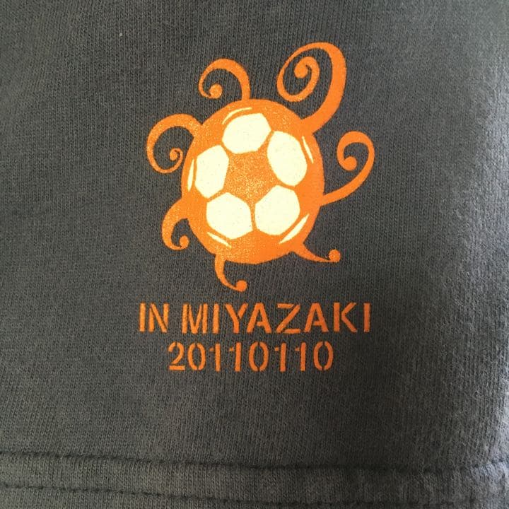 中田英寿さんの直筆サインTシャツ