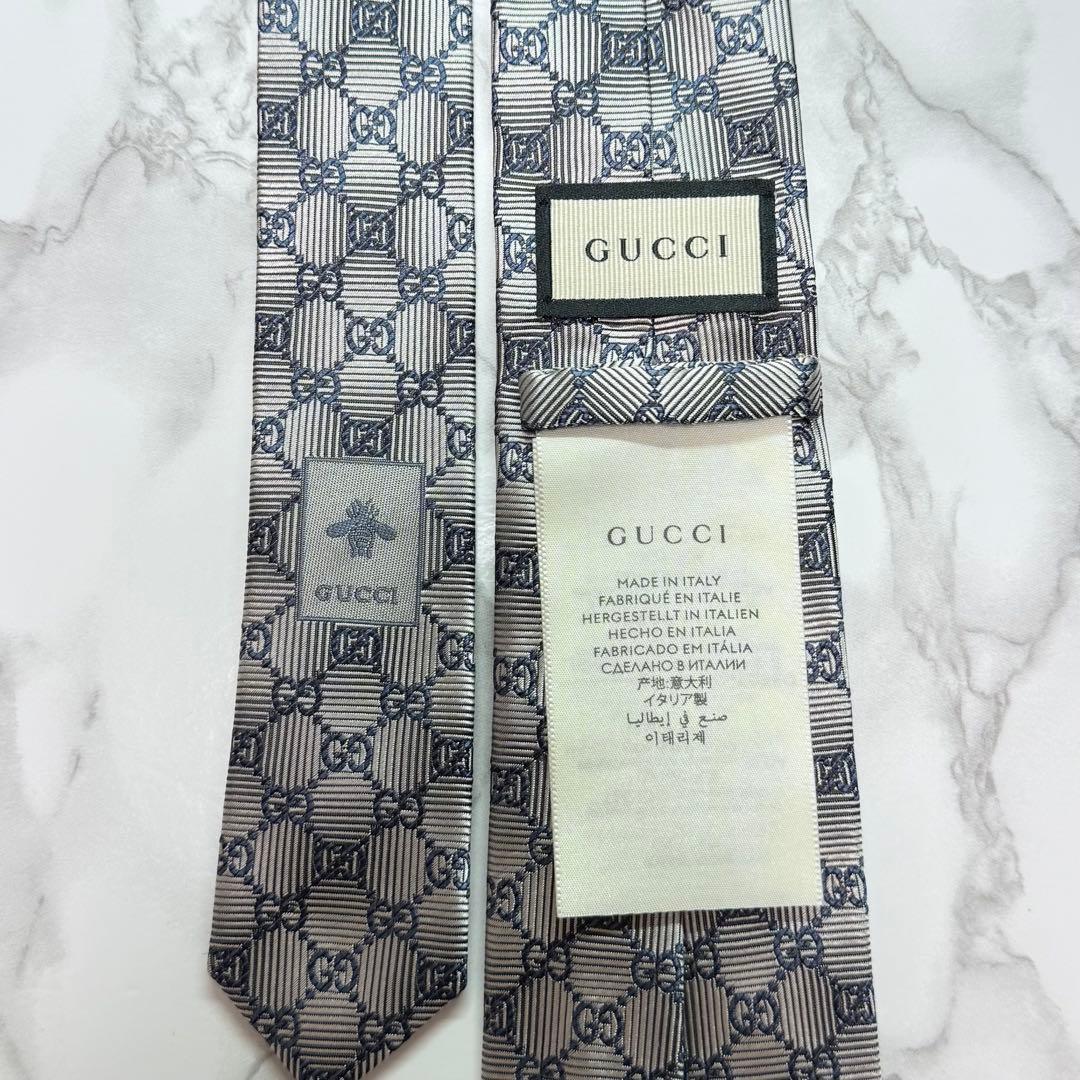 ✨極美品✨ 近年モデル GUCCI ネクタイ シルク100% GG柄 蜂 銀色