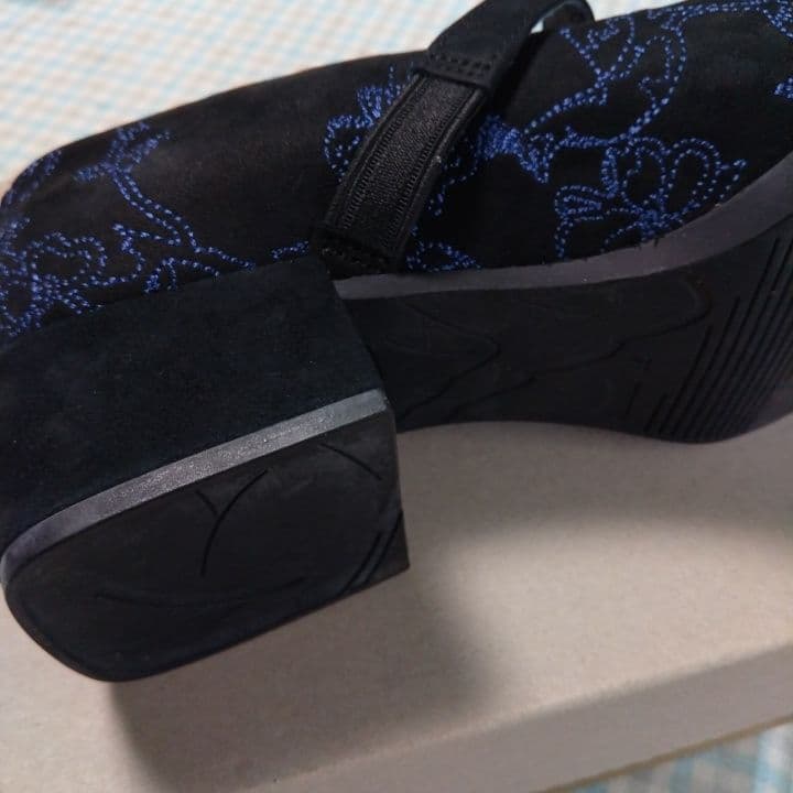 CAMPER・刺繍ストラップシューズ・サイズ37・ヒール約4㎝