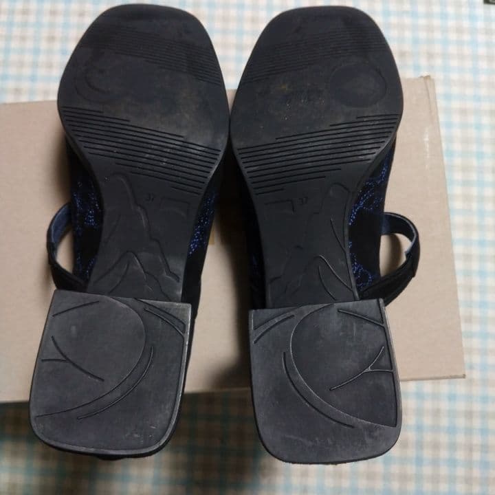 CAMPER・刺繍ストラップシューズ・サイズ37・ヒール約4㎝