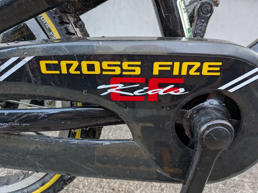 送料込み！ブリヂストン 16インチ クロスファイヤーキッズ