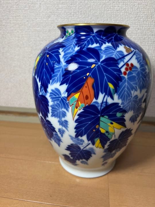684 香蘭社　宮内庁御用達 蔦 花瓶 花生 金彩