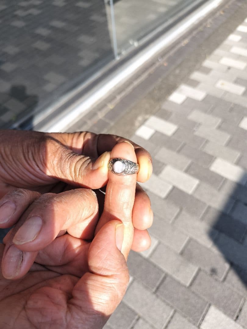 シルバーリング 白い石付き ポーチ付き