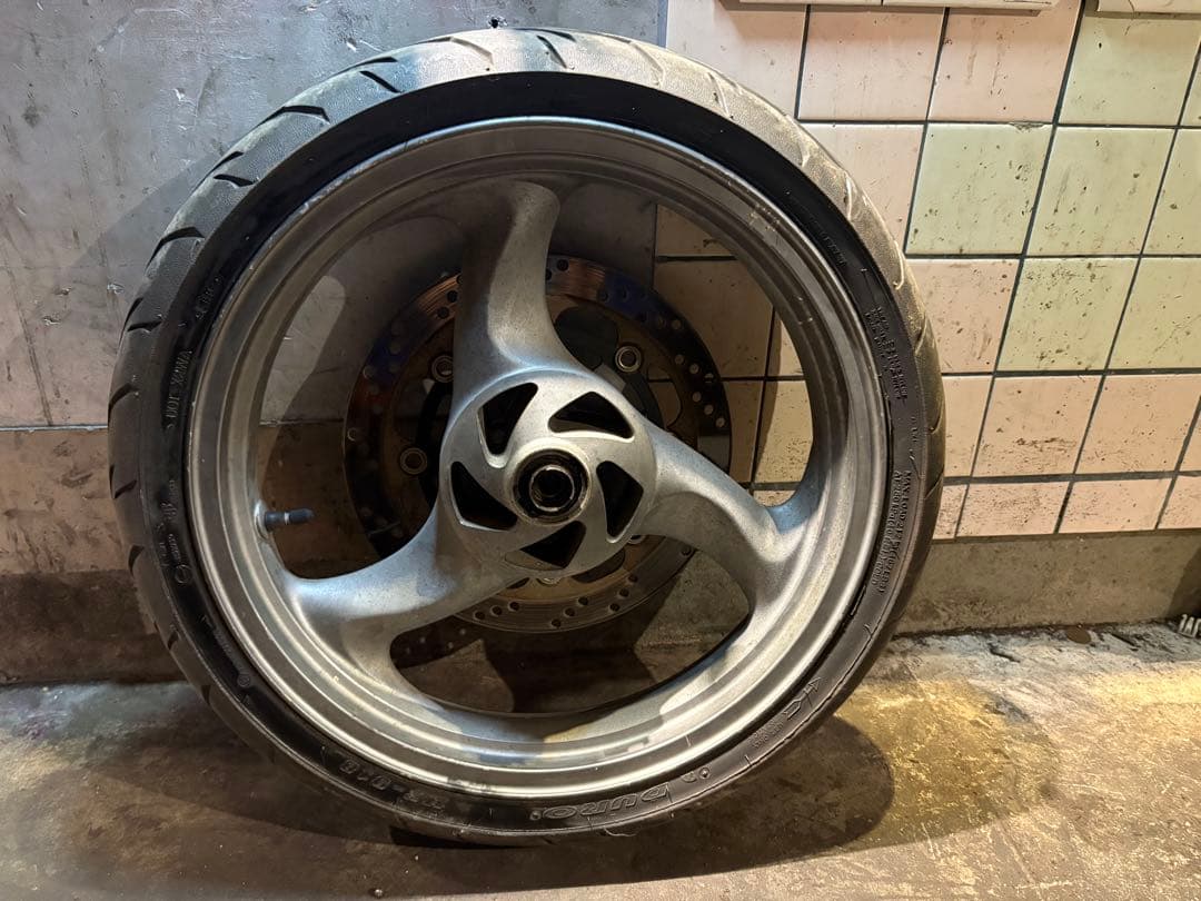 新品　タイヤ　バリオス ZR250A 1型 フロントホイール BALIUS