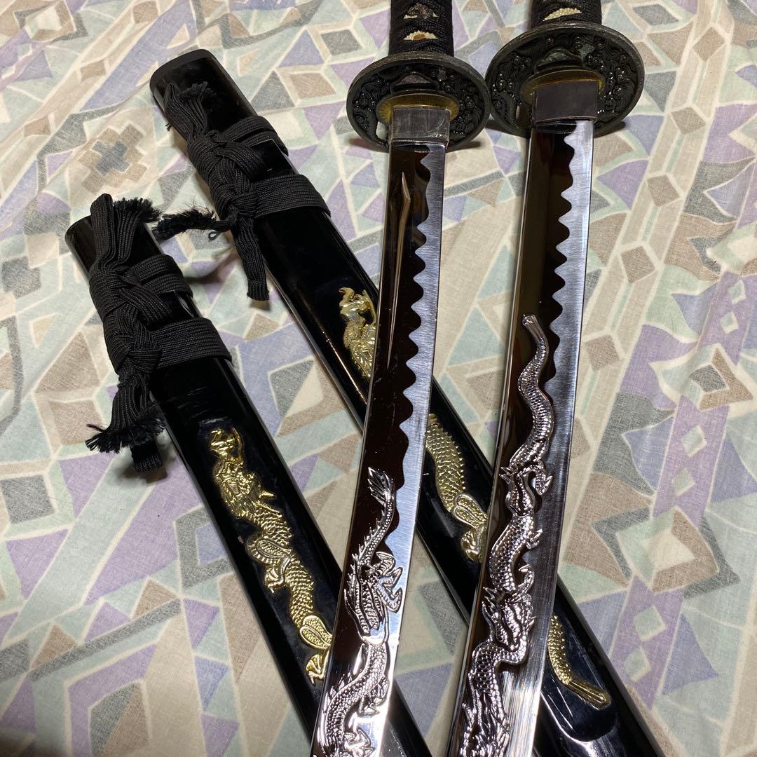 上級模造刀大小2本 黒柄 龍彫刀身と龍彫黒呂鞘