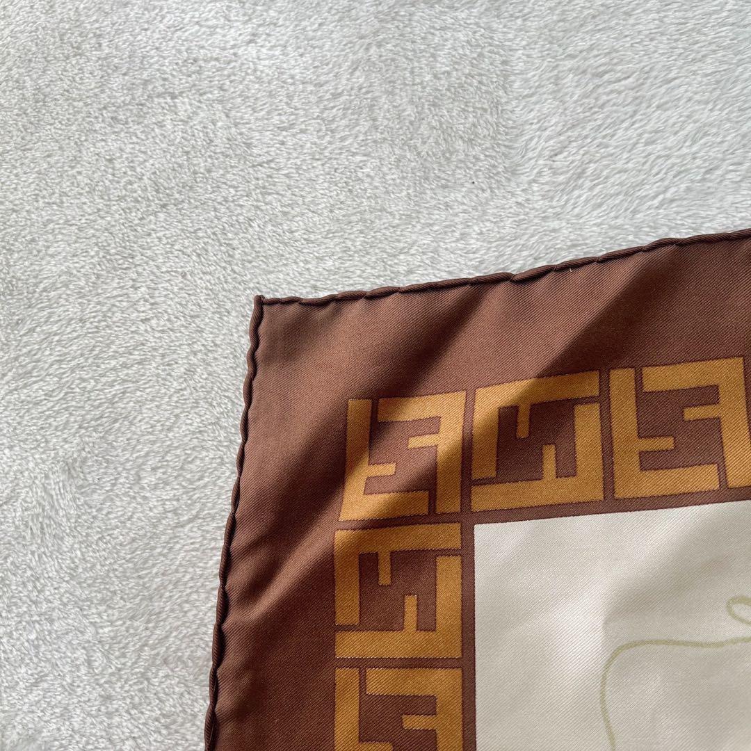 未使用タグ付　フェンディ　FENDI　スカーフ　ズッカ　大判　ブラウン
