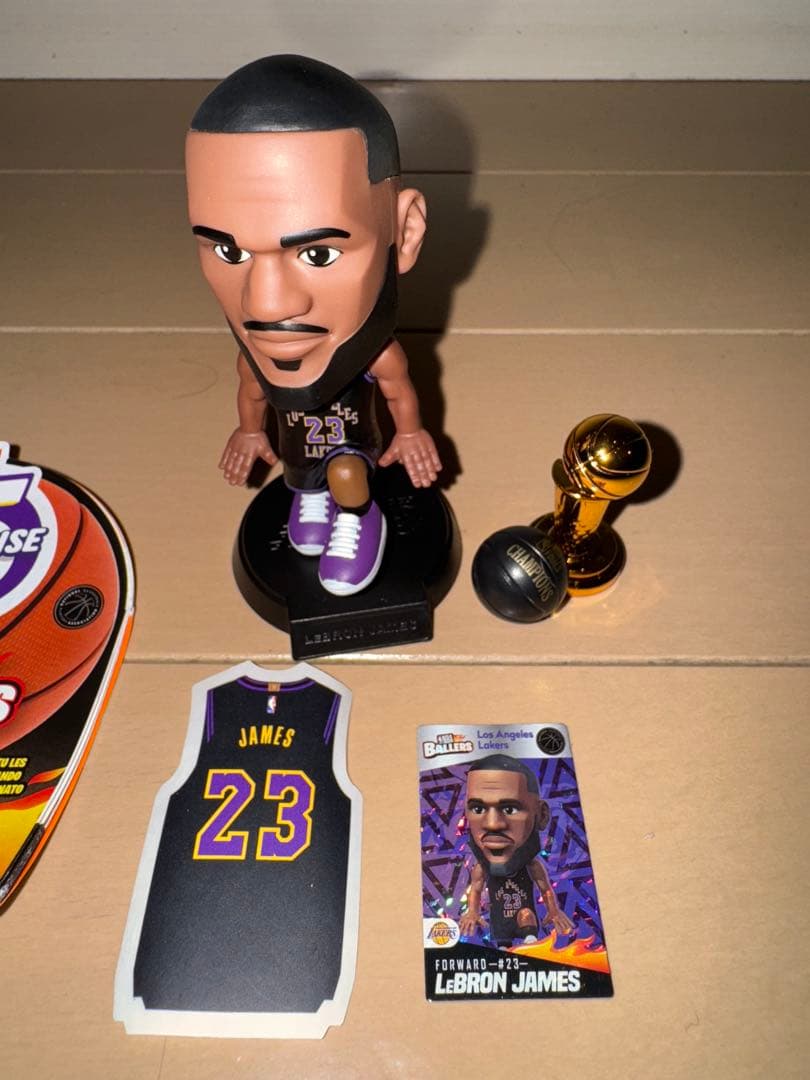 NBA BALLERS 5サプライズ　レブロンジェームズ サイレンサー
