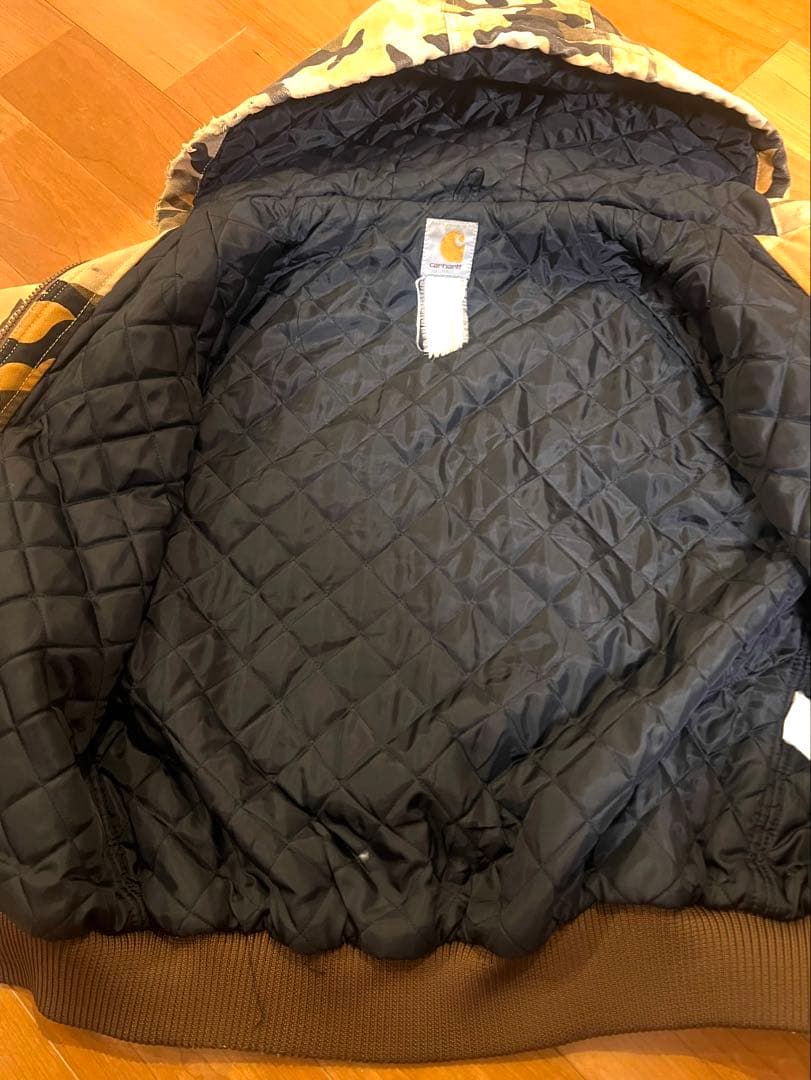 Carhartt アクティブジャケット 鬼フェード　古着　ユニセックス　迷彩柄