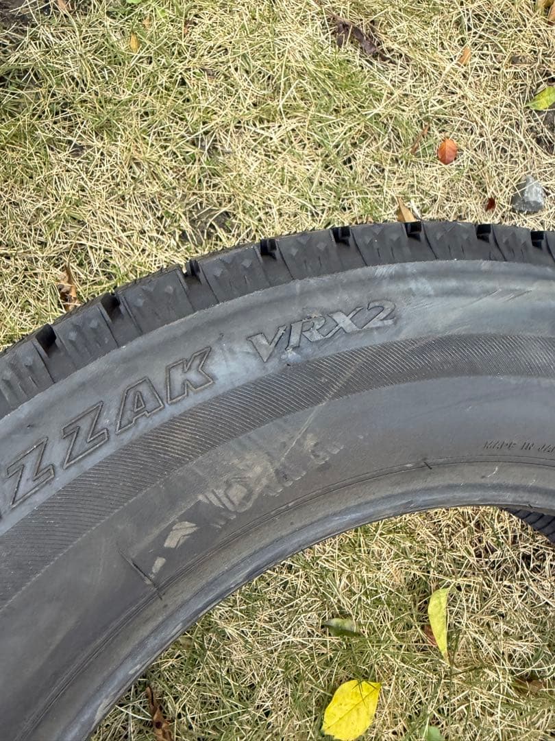 目玉商品　195/65R15 ほぼ新品　スタッドレス