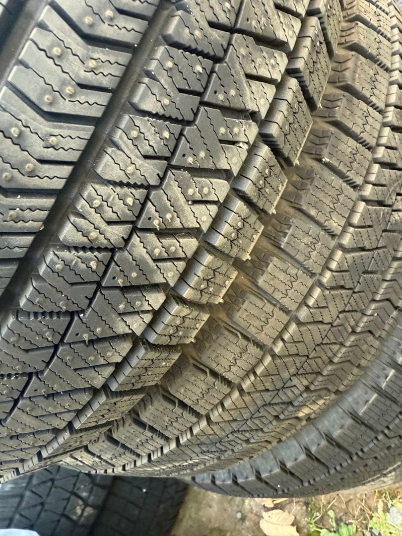 目玉商品　195/65R15 ほぼ新品　スタッドレス