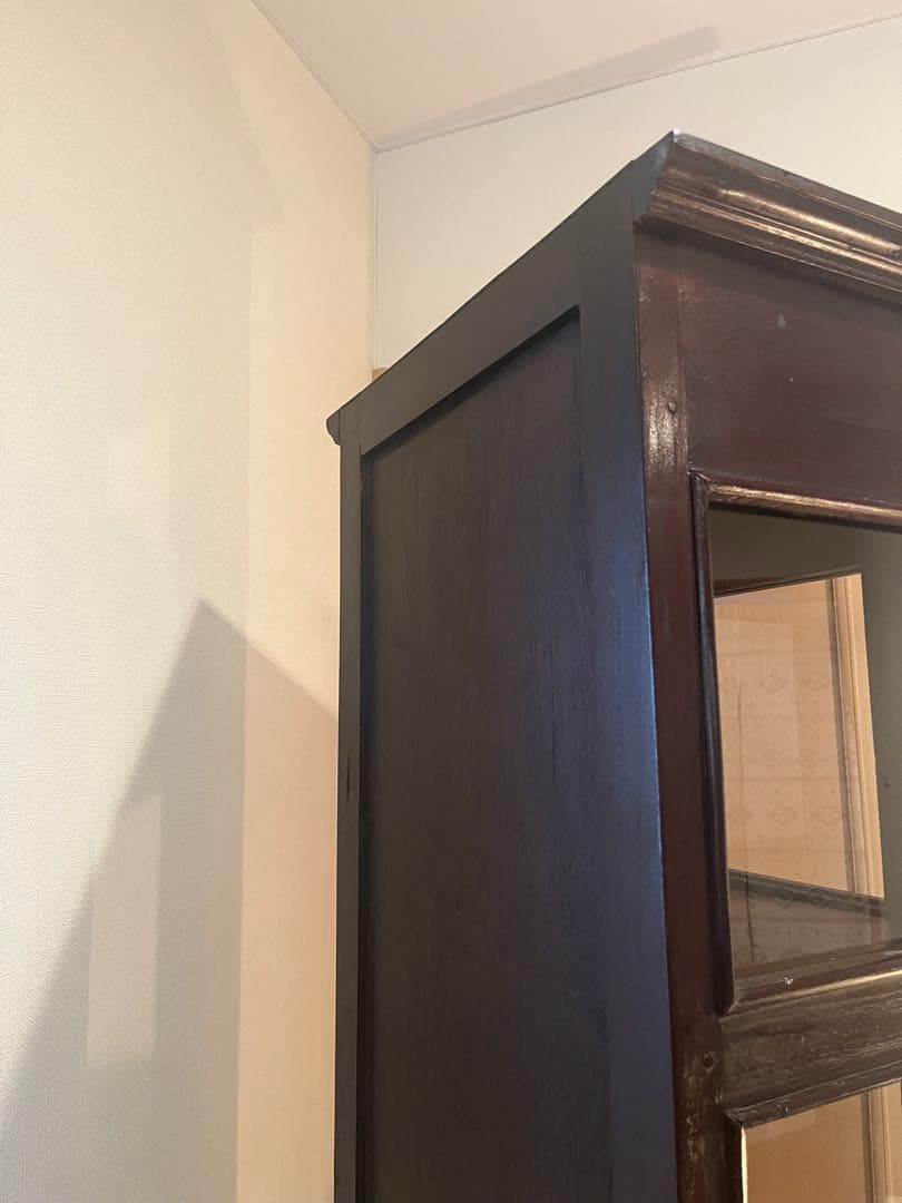 木製ガラス扉付キャビネット 本棚　アジアン家具　キャビネット