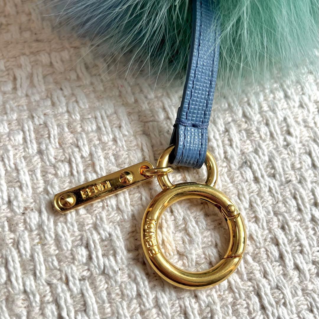 極美品✨フェンディ FENDI ポンポンチャーム キーリング 三つ色ファー