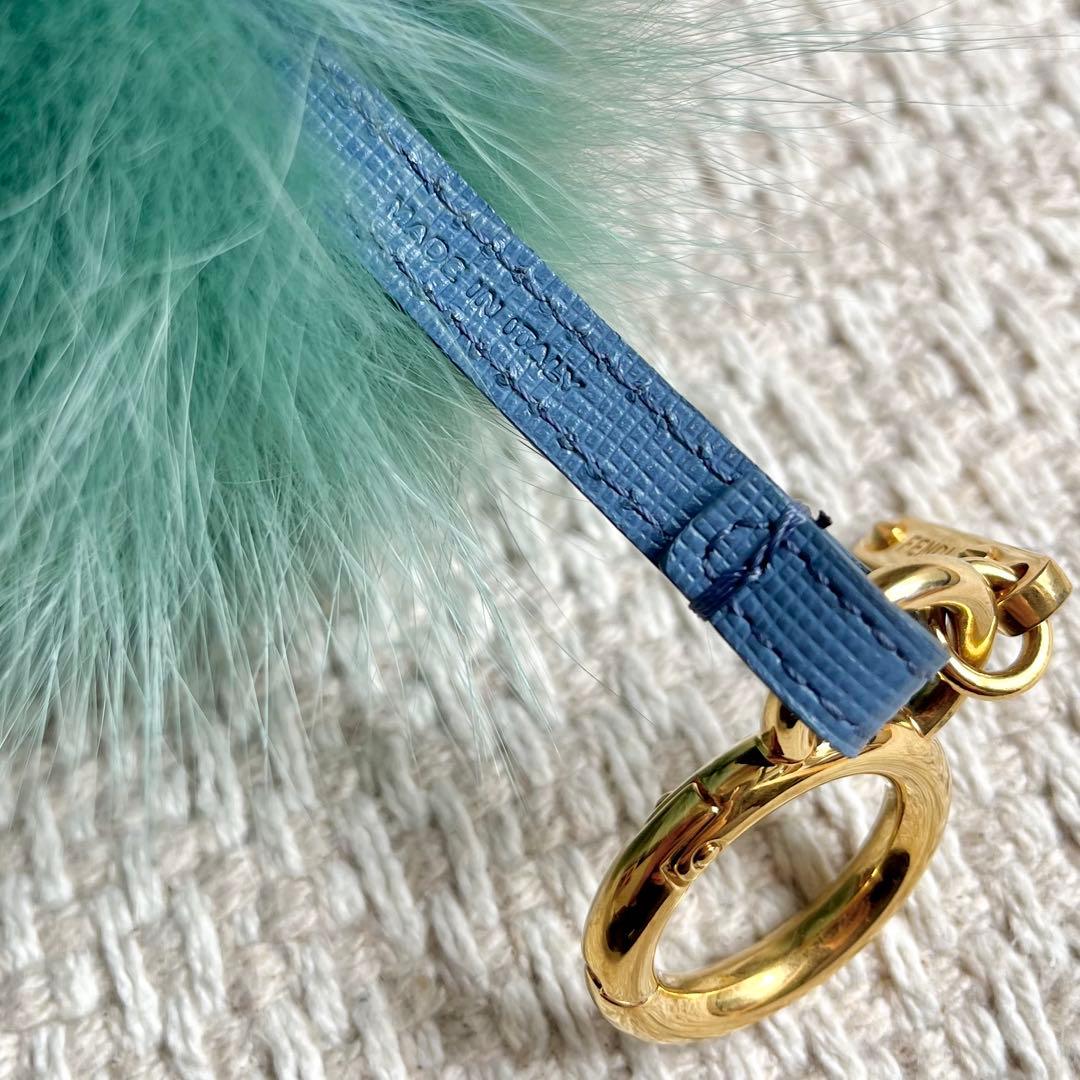 極美品✨フェンディ FENDI ポンポンチャーム キーリング 三つ色ファー