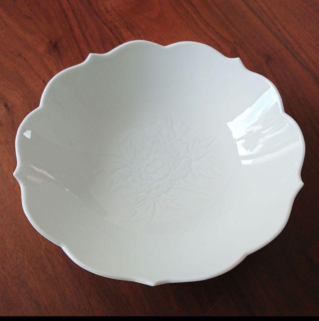 【人間国宝】【井上萬二窯作】白磁牡丹彫文菓子鉢 箱あり