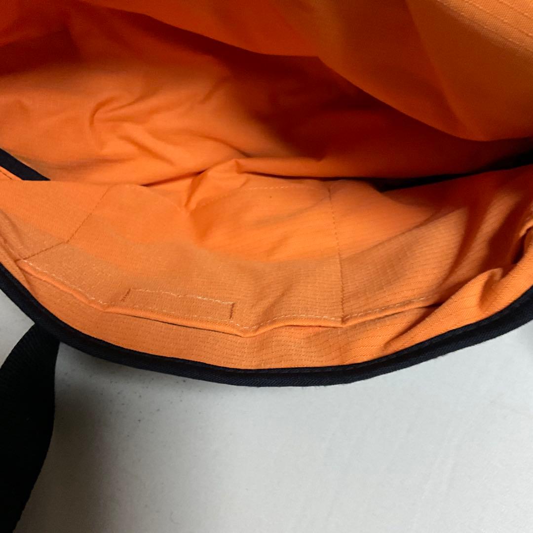 美品　クランプラー CRUMPLER メッセンジャーバッグ グリーン