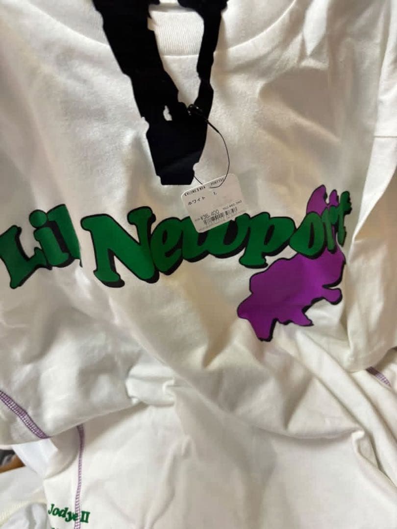 VLONE Lil‘ Newport Tシャツ